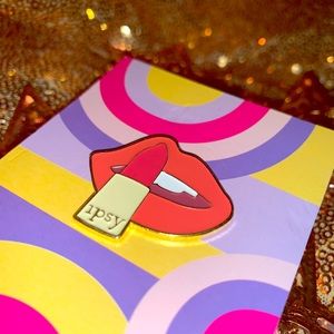 💋Set of 2 pins!💄 👄